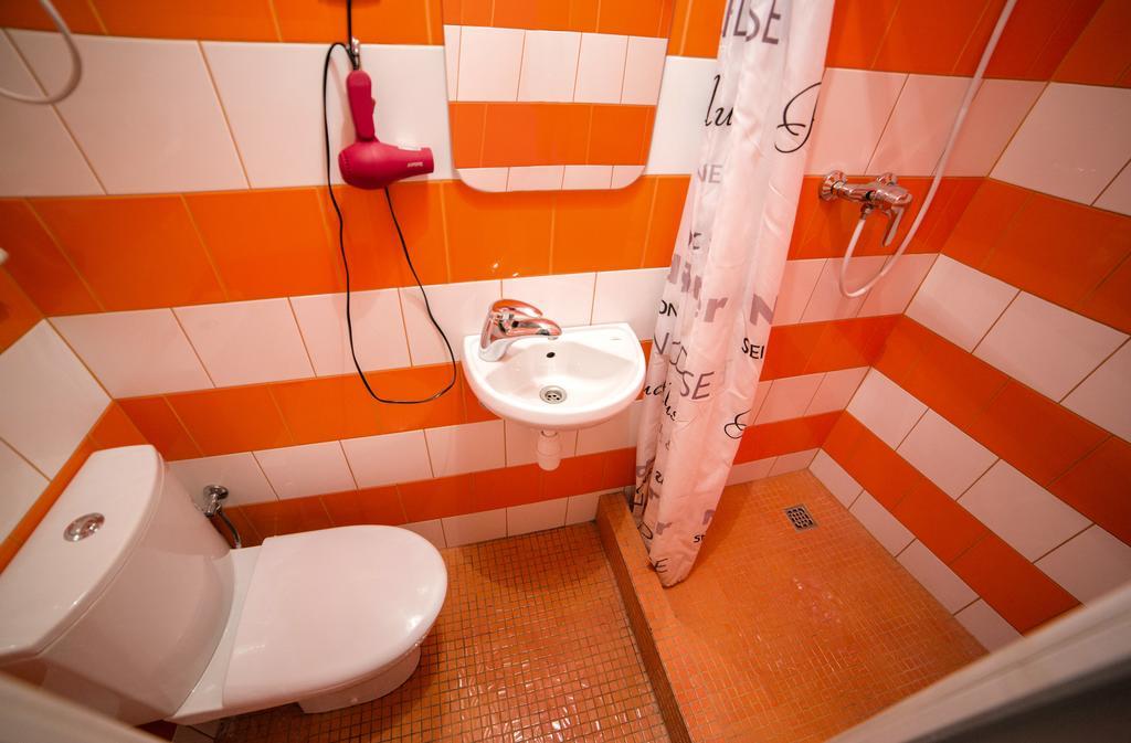 Mini Apartment On Rappoporta 7A-3 Лвив Екстериор снимка